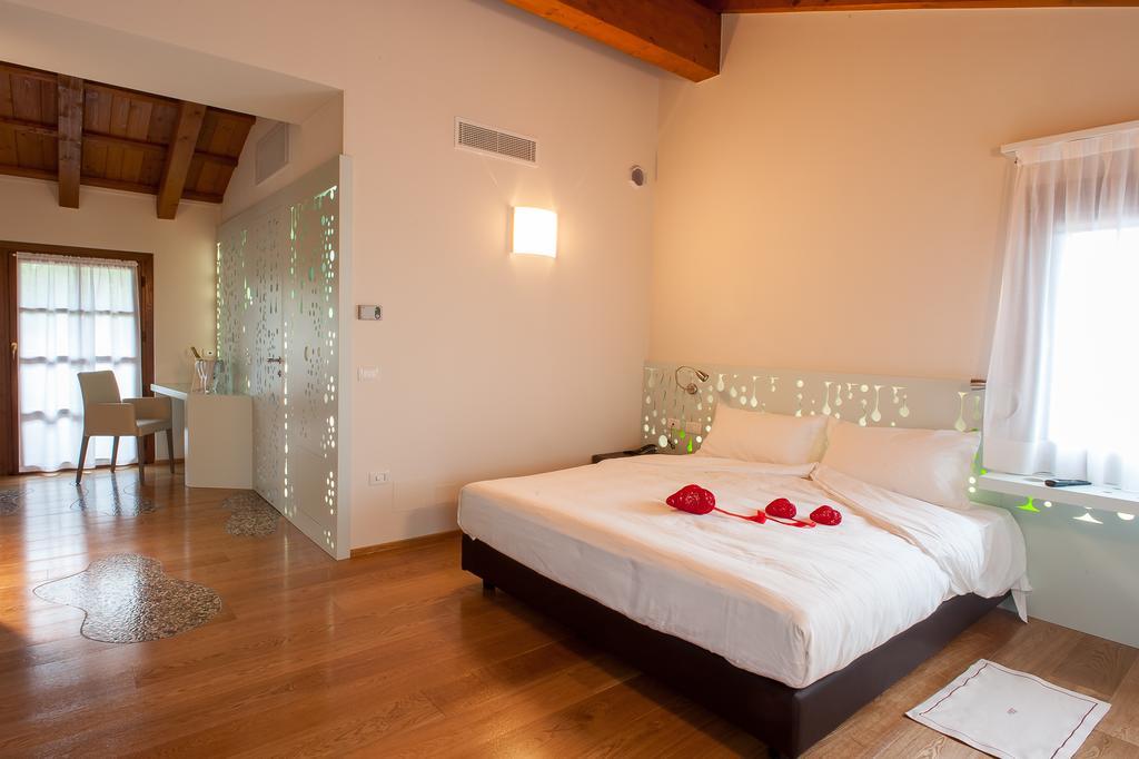 Elliot Osteria E Dormire In Collina Manzano Zimmer foto